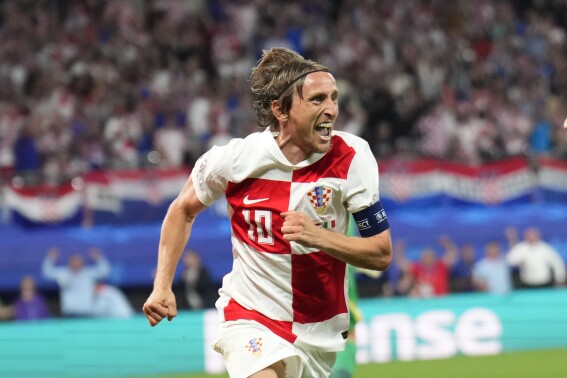 Real Madrid mở rộng hợp đồng của Luka Modric cho đến cuối mùa 2025