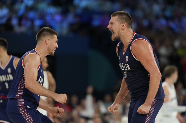 Nikola Jokic dẫn Serbia tới huy chương bóng rổ bằng đồng Olympic với 93-83 thắng Đức