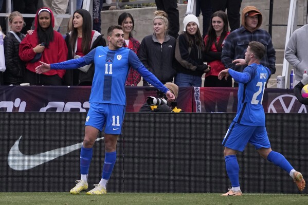 Slovenia đánh bại US 1-0 trong một cuộc triển lãm bao gồm 24 buổi ra mắt quốc tế