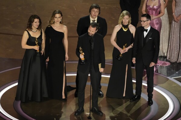 Oscars international broadcast cuts ’20 Days in Mariupol’ win, sparking criticism in Ukraine