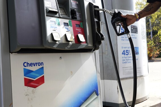 Chevron mua Hess với giá 53 tỷ USD, thương vụ lớn thứ 2 trong lĩnh vực dầu mỏ trong tháng này khi giá năng lượng tăng cao