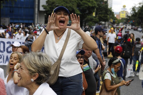 Những đối thủ của Maduro đã ra đường để hồi sinh những cuộc biểu tình tranh chấp về kết quả bầu cử ở Venezuela