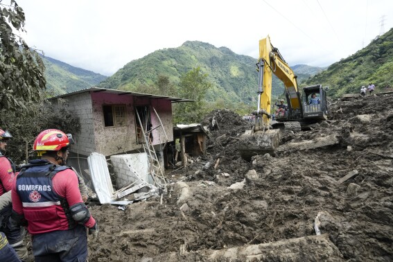 Những người cứu hộ tìm thấy nhiều nạn nhân sau một vụ lở đất ở Ecuador, tăng số người chết lên 8