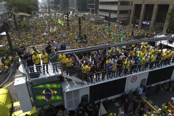 Lệnh cấm X của Brazil khiến những người ủng hộ ông Bolsonaro phẫn nộ tụ họp lại để ‘ nói năng dạn dĩ ’