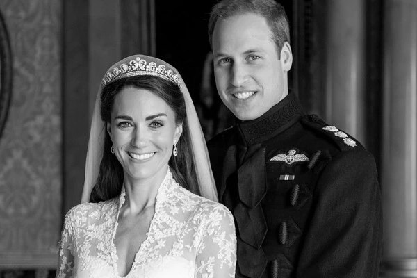 Tranh cãi bức ảnh chưa từng công bố của William và Kate