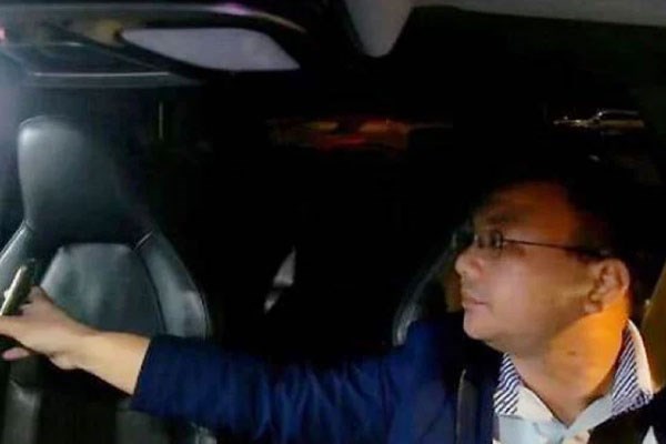 Nữ khách quỵt tiền ‘ship’ điện thoại, tài xế taxi trả đũa theo cách ‘khó đỡ’