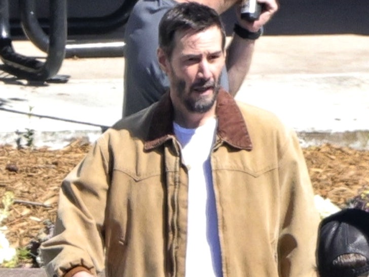 Keanu Reeves Steps Out With Short Hair!!! First Time in Years