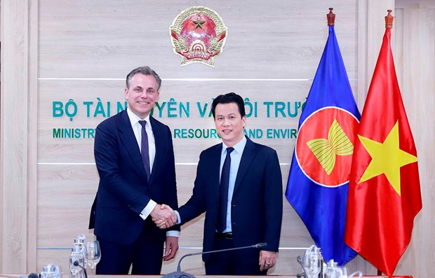 Netherlands ready to assist Việt Nam in sustainable sand mining, water management