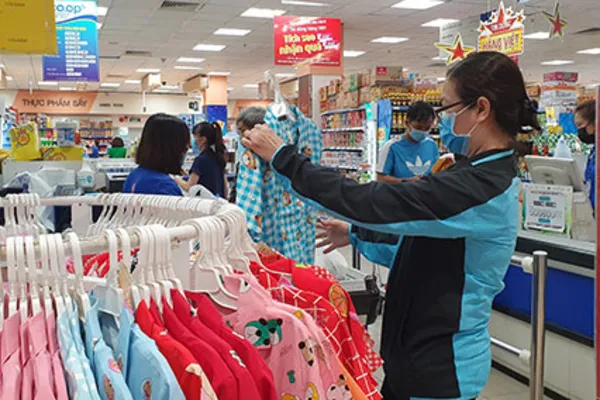 Vietnamese businesses seek to retain domestic customers