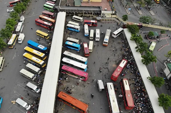 Many air, rail tickets sold out for Tết, road transport still available