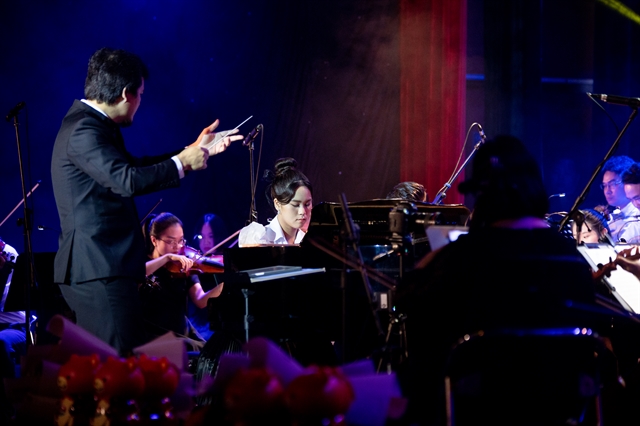 Miss Eco Teen International 2021 opens debut concert of Saigon International Student Orchestra