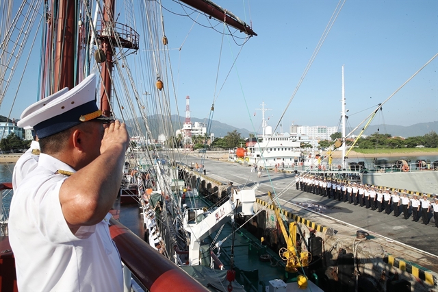 Sailing ship 286-Lê Quý Đôn begins friendly visit to Singapore