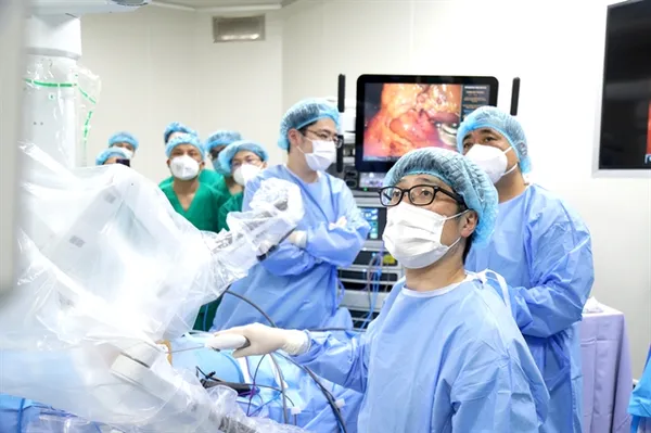 Robotic surgery revolutionises Việt Nam’s healthcare system