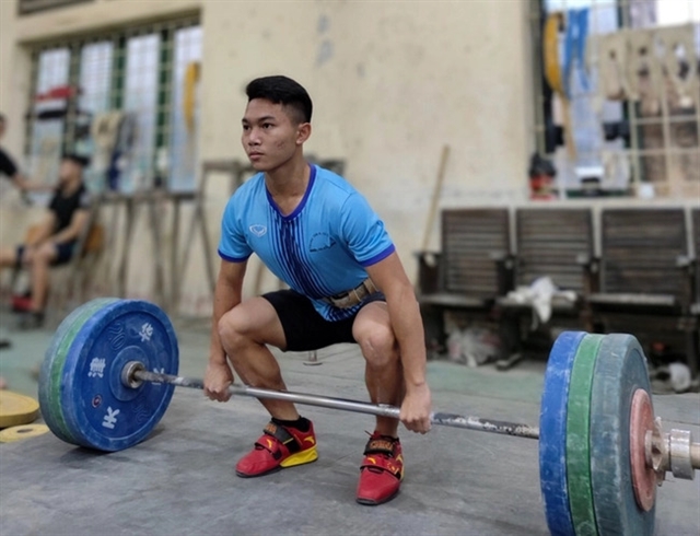 Young weightlifters expected to win world youth championship medals