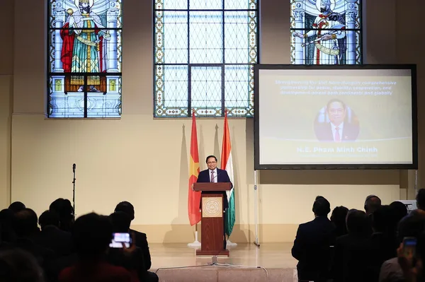 PM speaks on Việt Nam’s policy at National Public Service University in Budapest