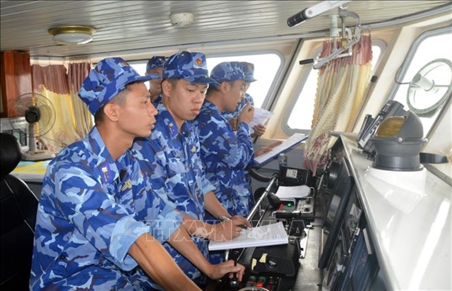 Vietnamese, Chinese coast guards conduct joint patrol in northern Gulf of Tonkin