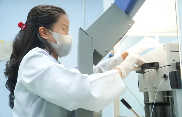 Việt Nam successfully produces radioactive drugs used to diagnose cancers