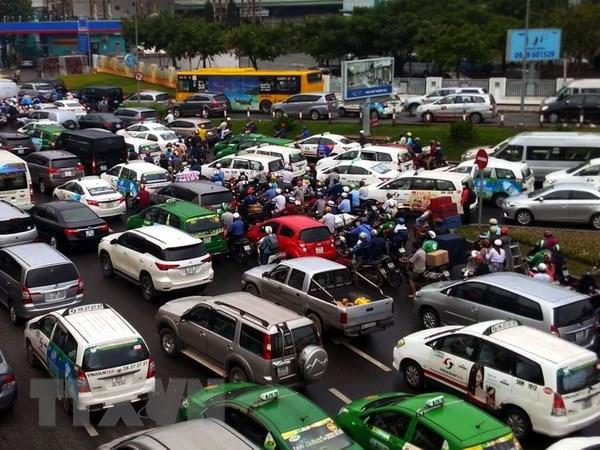 HCM City braces for traffic congestion around airport amid Tết rush