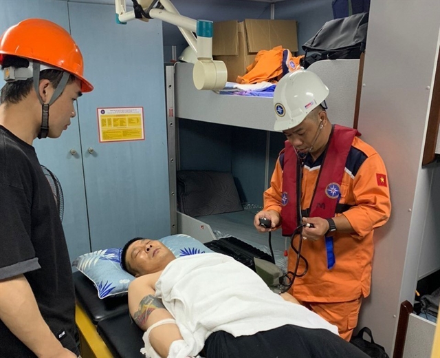 Rescuers save Chinese seaman injured at work