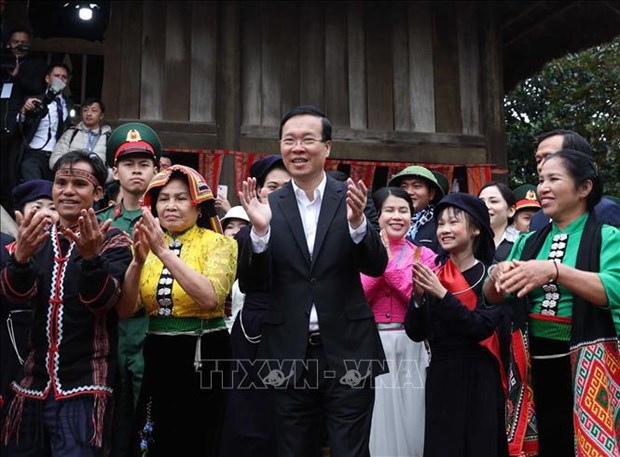 President attends ethnic spring festival