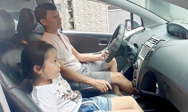 Child safety equipment in cars must be mandatory in Việt Nam: experts