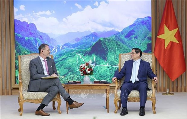 Prime Minister receives new French Ambassador to Vietnam