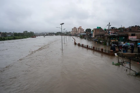 Tìm thấy thi thể đầu tiên trong vụ lở đất nghiêm trọng tại Nepal