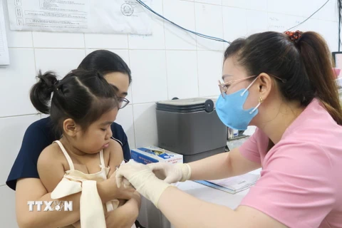 TP Hồ Chí Minh: Đã có gần 20.000 trẻ từ 1-5 tuổi được tiêm bổ sung vaccine sởi