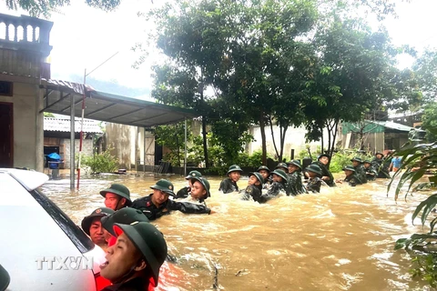 Ngập lụt ở Hà Giang: Huy động lực lượng di dời người dân khỏi nơi nguy hiểm