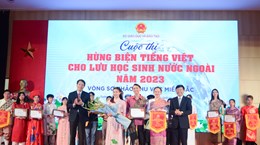 Trao giải cuộc thi hùng biện tiếng Việt dành cho sinh viên quốc tế