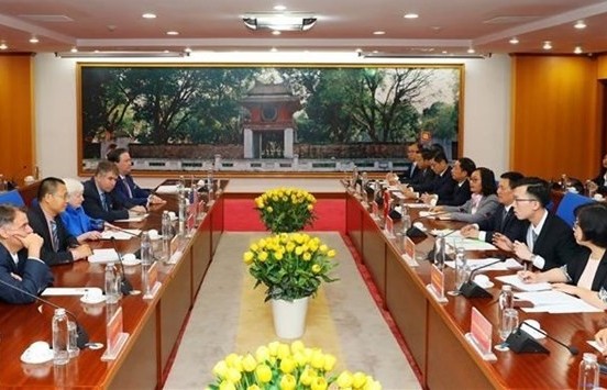 Vietnam, US further promote financial cooperation