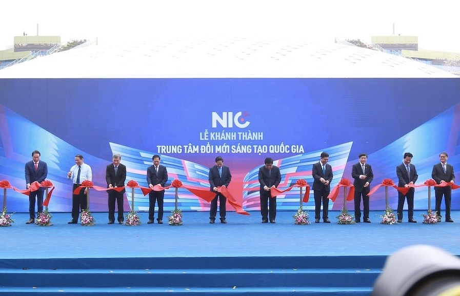 Prime Minister officially opens NIC Hoa Lac