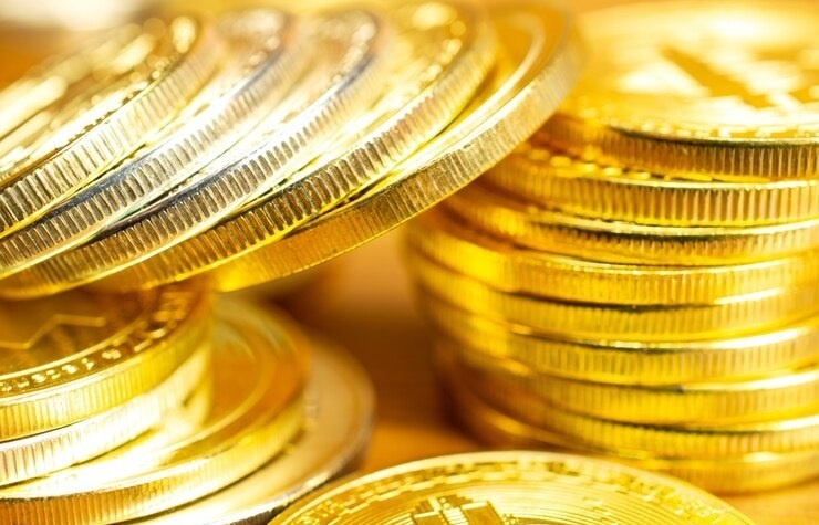 Gold price hits record high on rate cut expectations