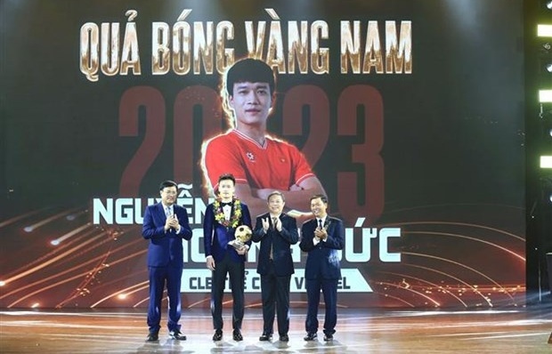 Young star midfielder, goalkeeper win Vietnam Golden Ball 2023