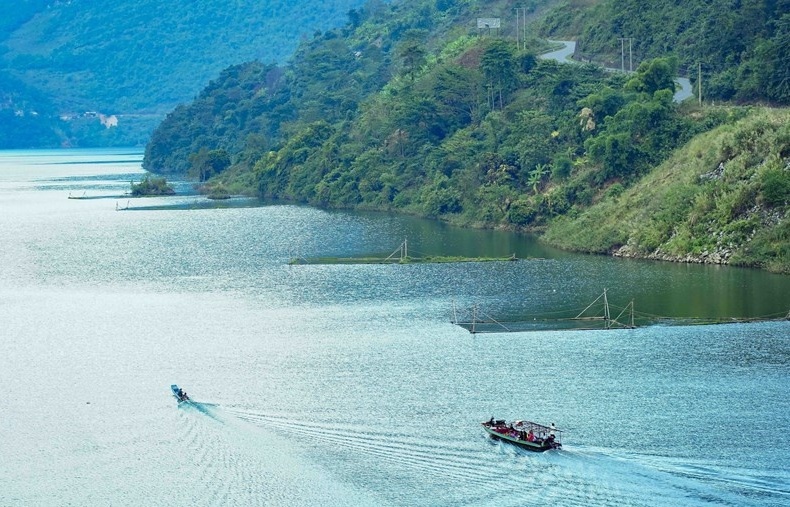 Stunning Muong Lay town