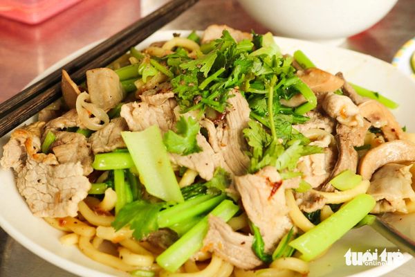 Noodle shop in Binh Duong delights diners with timeless Fujian recipe for three generations