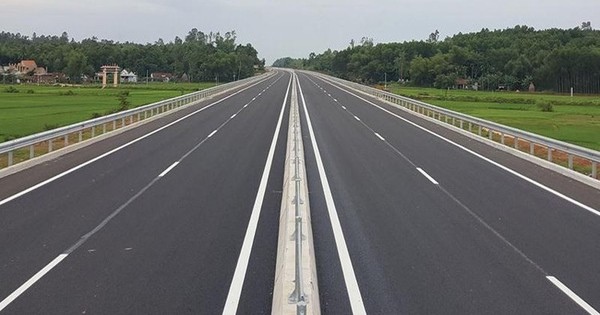 Triển khai cao điểm “500 ngày đêm thi đua hoàn thành 3.000 km đường bộ cao tốc"