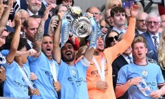 Các cầu thủ Man City sẵn sàng cho cú ăn ba