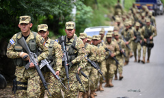 Quân đội El Salvador bao vây hai thành phố, truy bắt băng đảng