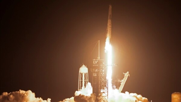 SpaceX Launches New Crew to ISS