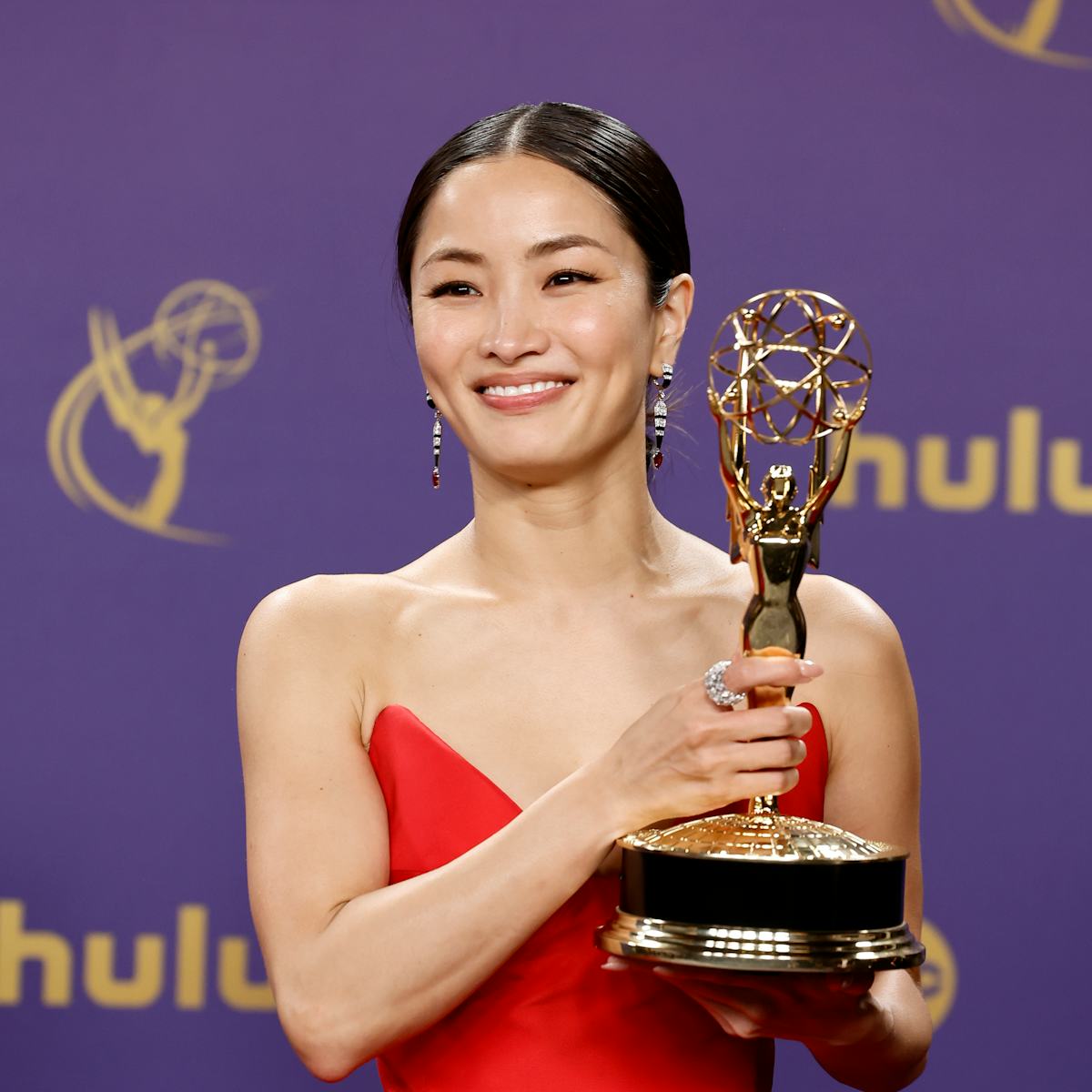 Ngôi sao bóng đêm Anna Sawai tạo nên lịch sử Emmys