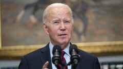 Làm thế nào Biden hủy khoản vay 48 tỷ USD cho sinh viên mặc dù Tòa án tối cao thua kiện