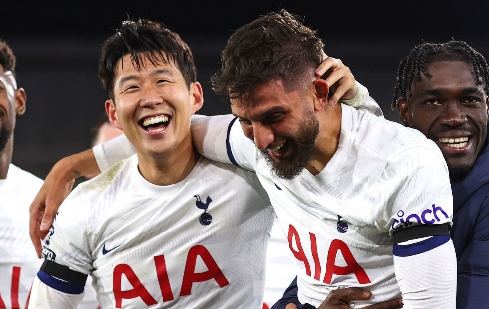 Tiền vệ Tottenham gặp họa vì chế nhạo Son Heung-min