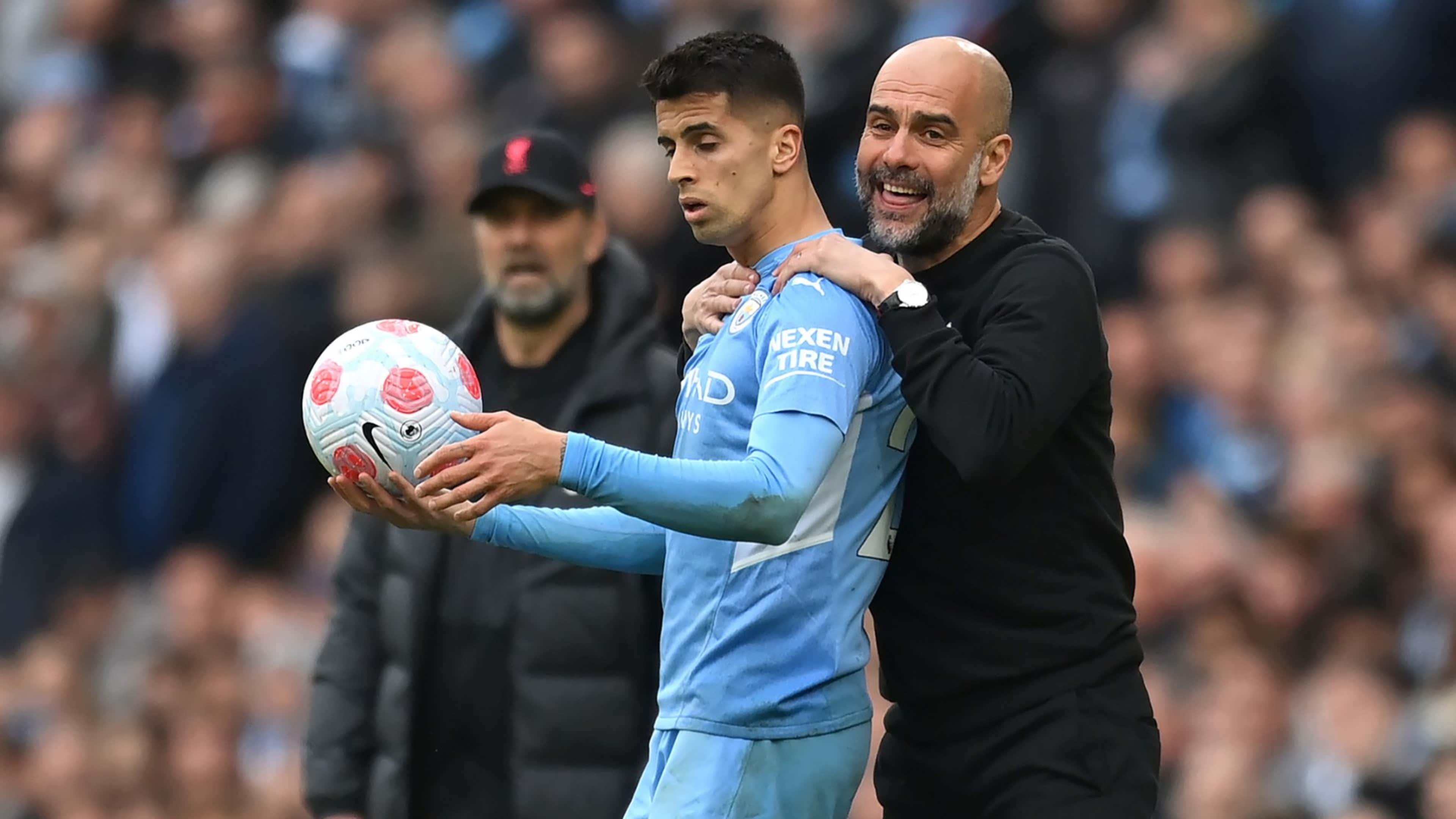 Cancelo nổi nóng với Guardiola