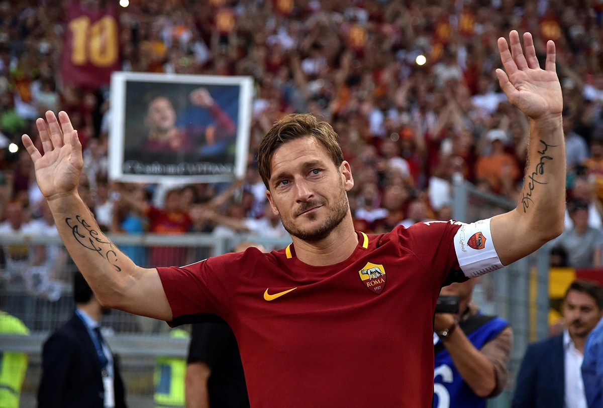 Francesco Totti dành tặng món quà bất ngờ cho fan bóng đá Việt Nam