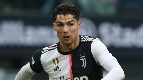 Ronaldo thắng kiện Juventus