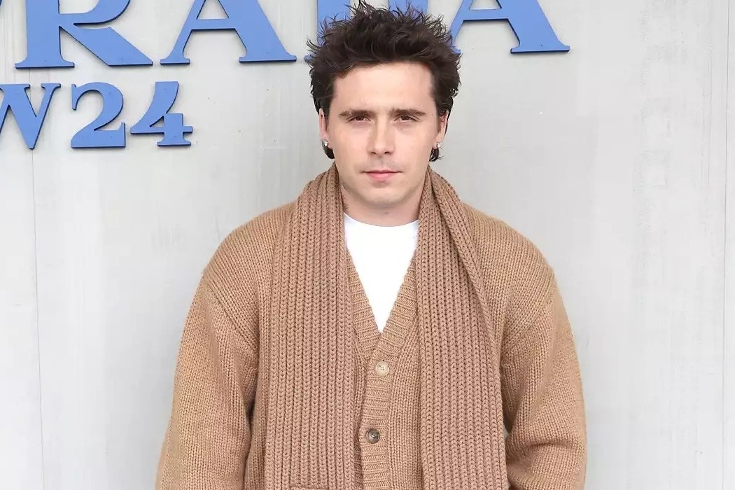 Không gian của Prada quá tẻ nhạt nhưng Brooklyn Beckham vẫn gây sốt