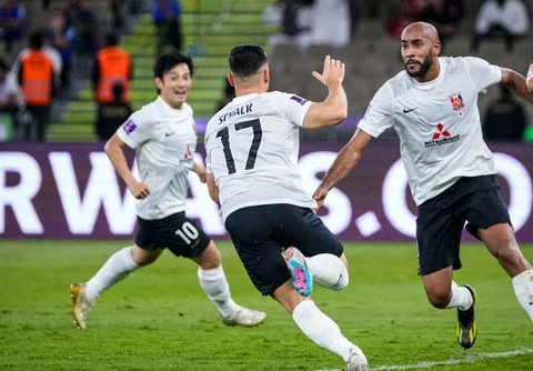 Urawa Reds vào bán kết FIFA Club World Cup sau khi thua Hà Nội FC