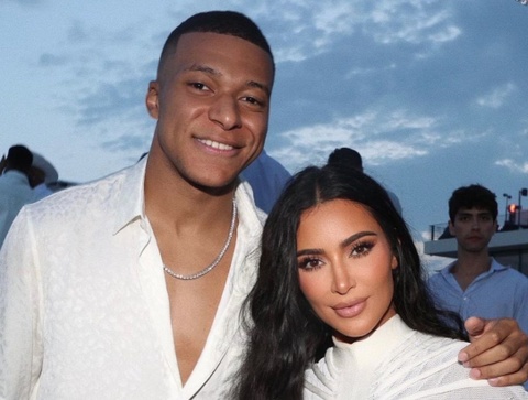 CĐV muốn Mbappe tránh xa Kim Kardashian