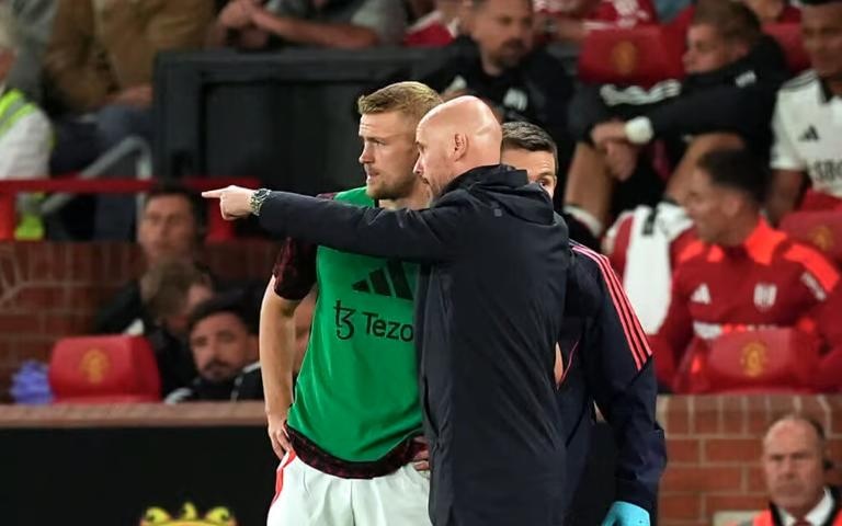 Ten Hag bảo vệ De Ligt